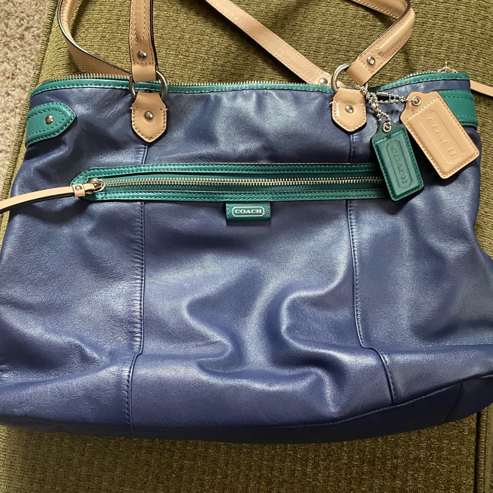 Navy/Green Coach bag.  EUC!
